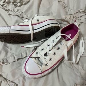 Women’s Converse Shoes
